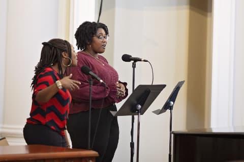 two black women singing DR021522100